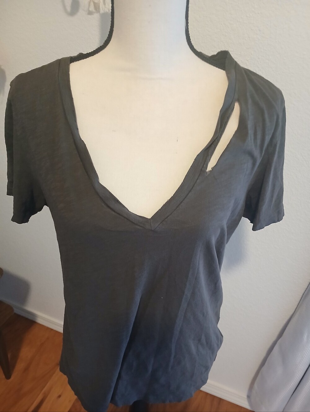 n:Philanthropy V neck with Cut Size Medium